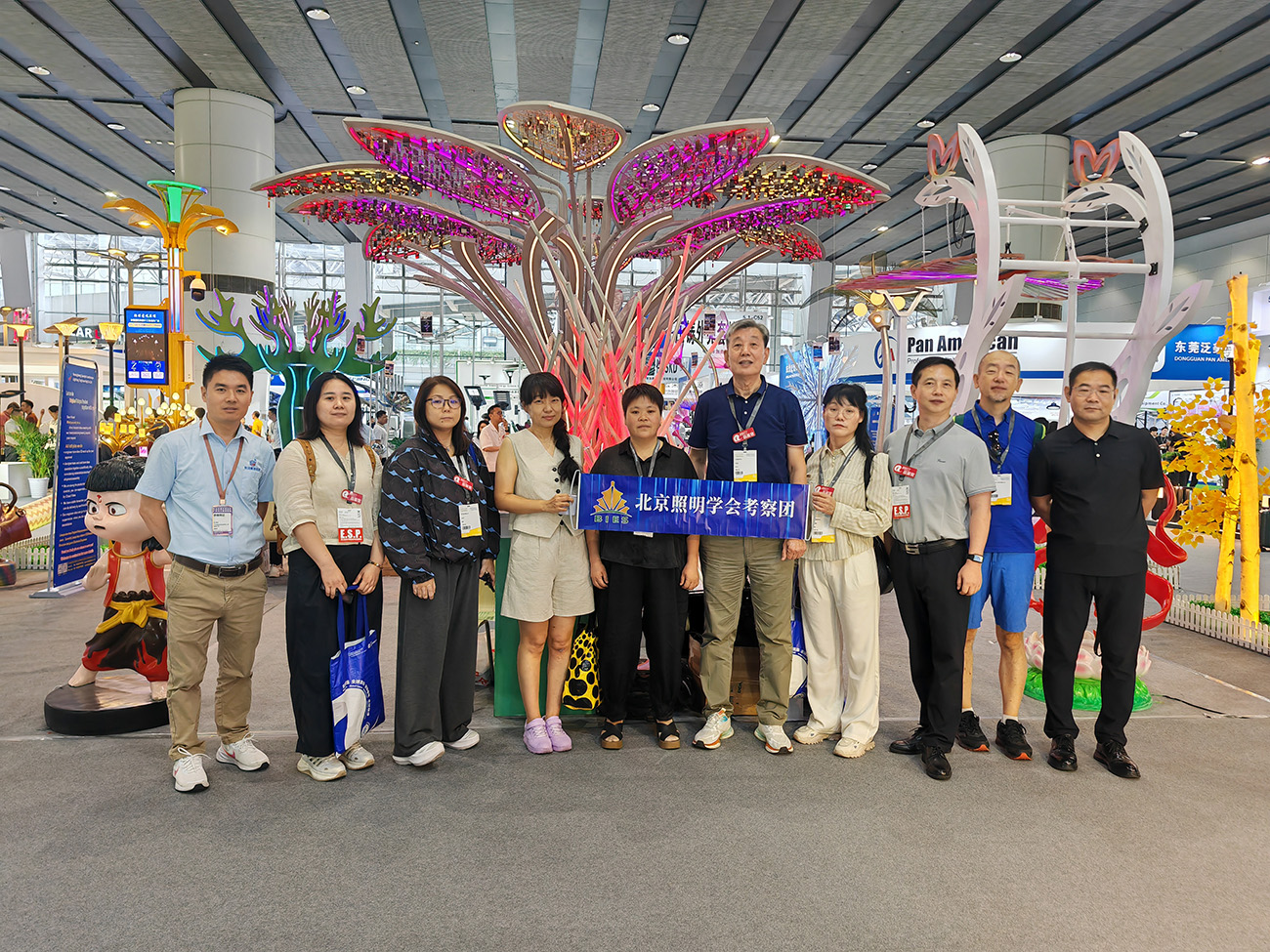 北京照明學(xué)會考察團(tuán)